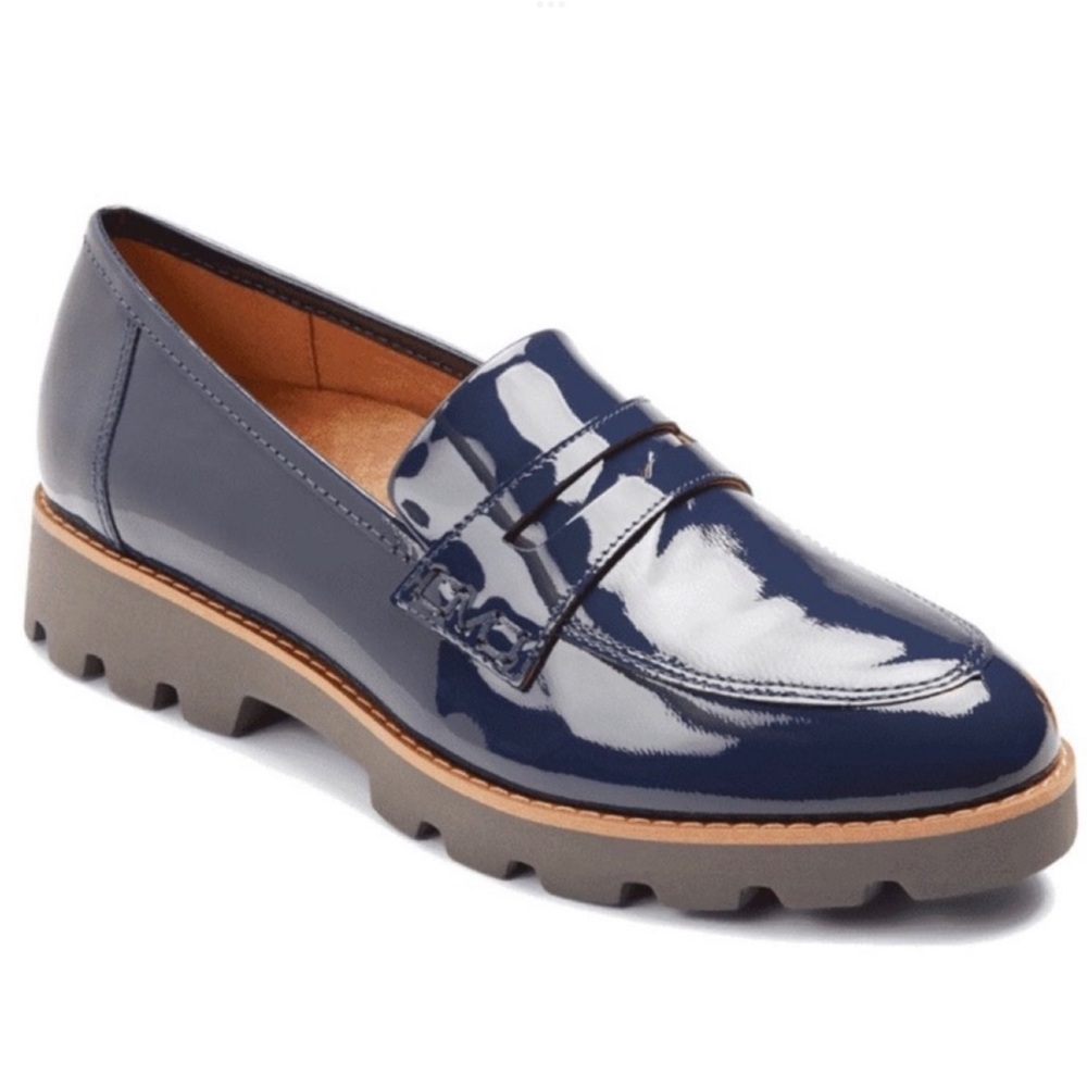 Vionic Cheryl Penny Patent Navy Lug Sole Loafers / Size 9